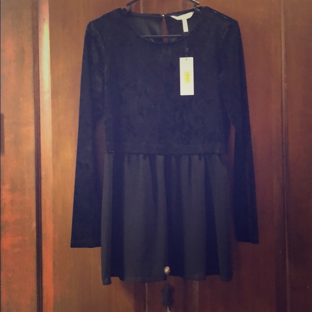 BCBG Black velvet top. Never worn. Small NWT